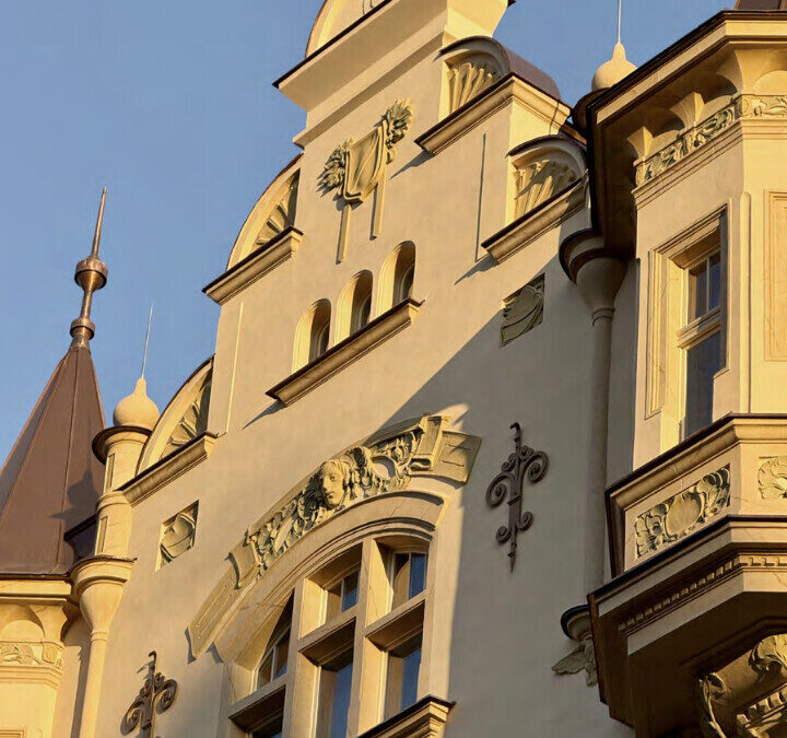 Exclusive Dachgeschoss Wohnung in zentraler Lage