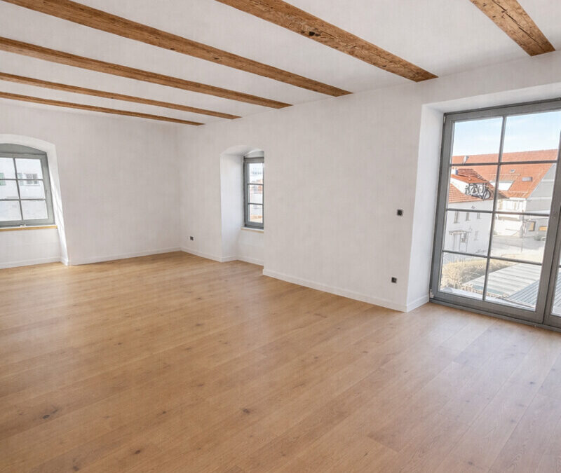 Helle 3-Zimmer-Wohnung mit Westbalkon und Küche – Erstbezug nach Sanierung
