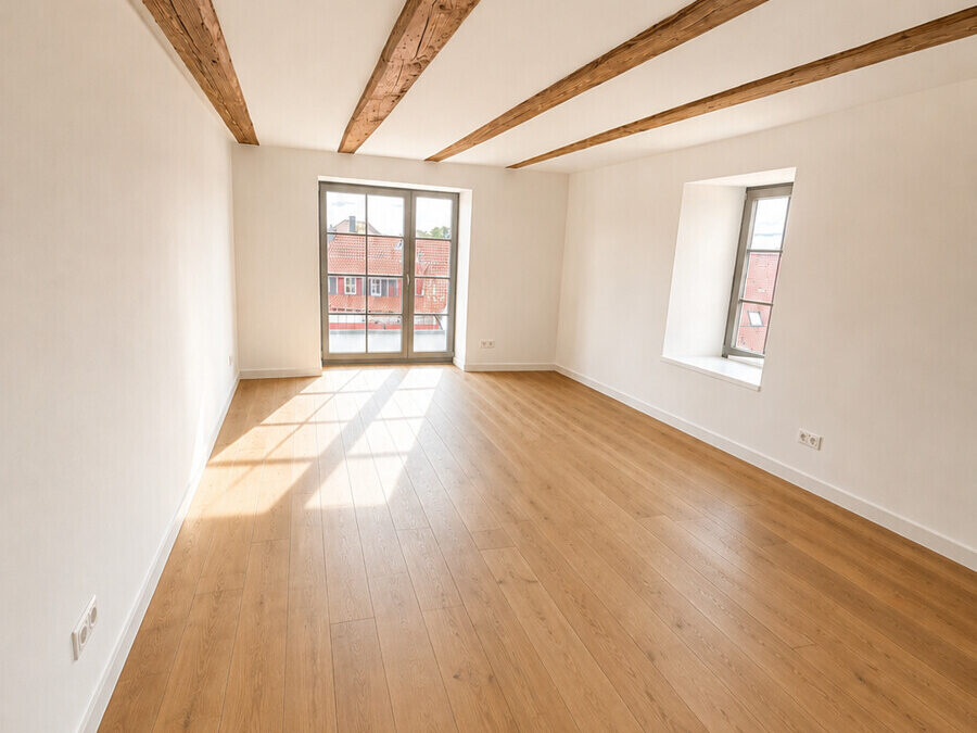 Helle 4-Zimmer-Wohnung mit Westbalkon und Küche